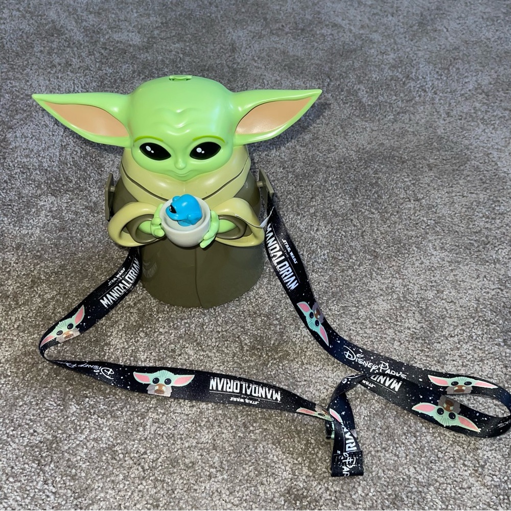 DISNEY Grogu Sipper